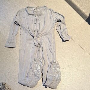 Kyte BABY Light Gray Kids One Piece Footie 6-12